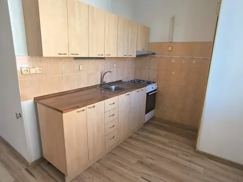 Pronájem bytu 2+1, Most, Jaroslava Vrchlického, 51 m2