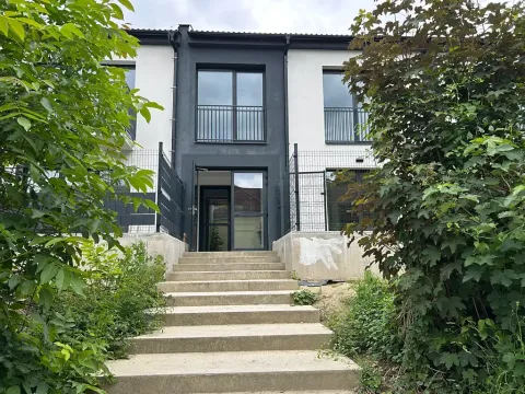 Pronájem bytu 2+kk, Milovice, Kaštanová, 49 m2