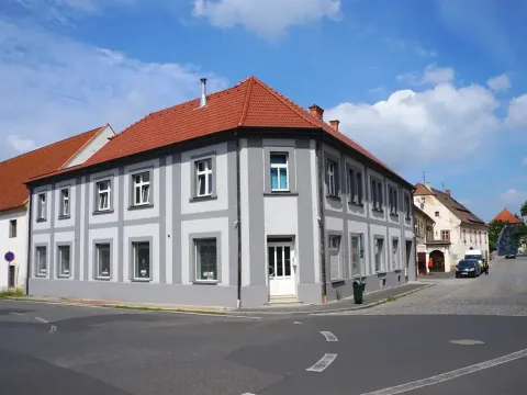 Pronájem obchodního prostoru, Žatec, U Oharky, 98 m2