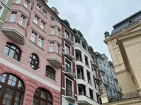 Prodej bytu 4+1, Karlovy Vary, Divadelní náměstí, 145 m2