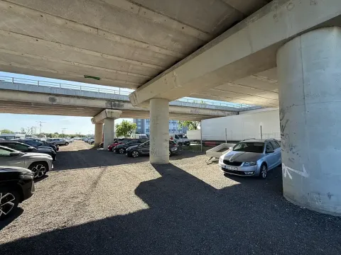 Pronájem komerčního pozemku, Praha, Radiová, 100 m2