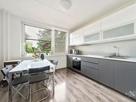 Prodej bytu 4+1, Praha - Černý Most, Generála Janouška, 88 m2