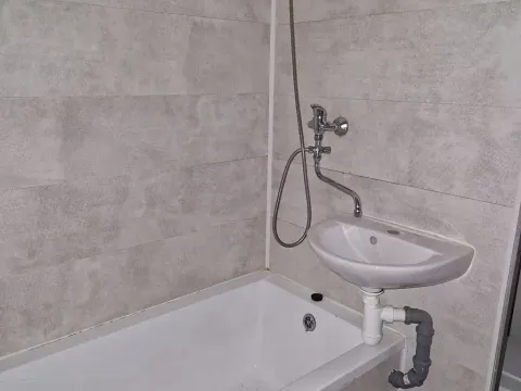 Pronájem bytu 1+1, Chomutov, Dřínovská, 37 m2