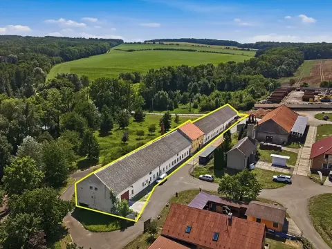 Prodej výrobních prostor, Věžky, 2200 m2