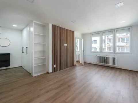 Prodej bytu 2+1, Praha - Lhotka, Zálesí, 42 m2