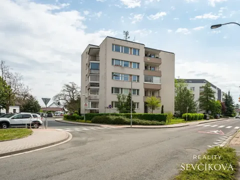 Prodej bytu 3+1, Hradec Králové, Na Občinách, 79 m2