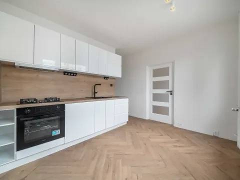 Prodej bytu 3+1, Rokycany, K Řece, 70 m2