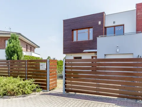 Prodej rodinného domu, Praha - Pitkovice, Lošáková, 162 m2