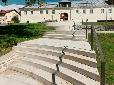 Pronájem restaurace, Železná Ruda, Klostermannovo náměstí, 120 m2