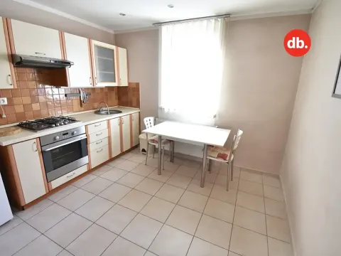 Prodej bytu 1+1, Karlovy Vary, Zeyerova, 35 m2