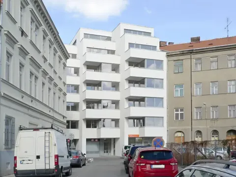 Pronájem garážového stání, Brno, Mlýnská, 15 m2