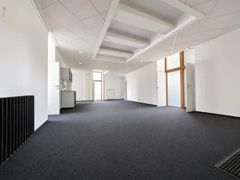 Pronájem obchodního prostoru, Brno, Šujanovo náměstí, 95 m2