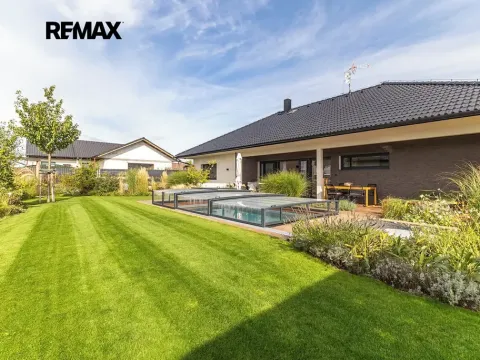 Prodej rodinného domu, Černuc, 180 m2