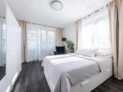 Prodej bytu 2+kk, Pardubice, Stavbařů, 53 m2