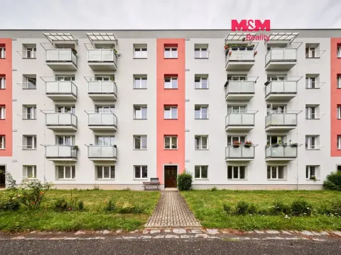 Prodej bytu 2+1, Úpice, Sládkova, 49 m2