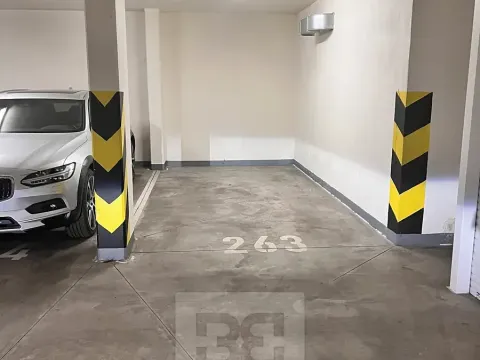 Pronájem garážového stání, Praha - Kunratice, Za valem, 15 m2