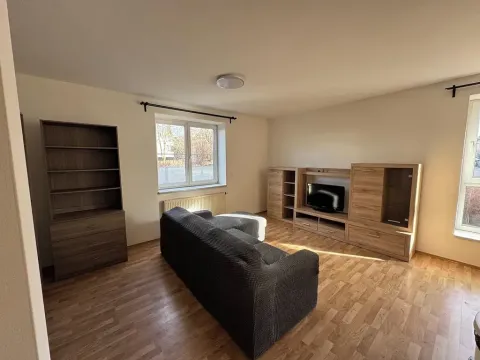 Pronájem bytu 2+kk, Praha - Dolní Chabry, U jízdárny, 55 m2