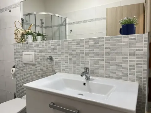 Pronájem bytu 1+kk, Pardubice, Na Okrouhlíku, 29 m2