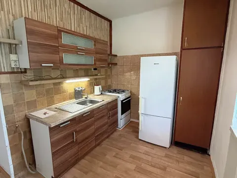 Pronájem bytu 1+1, Karviná, V Aleji, 37 m2