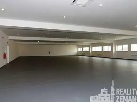 Pronájem komerční nemovitosti, Nupaky, Komerční, 470 m2