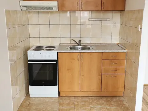 Pronájem bytu 1+kk, Děčín, Tržní, 36 m2