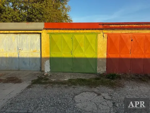Prodej garáže, Uherský Brod, 18 m2