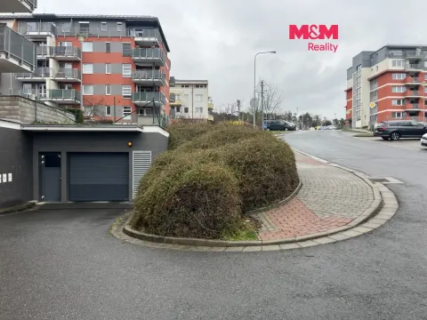 Pronájem garážového stání, Zlín, Zelinova, 14 m2