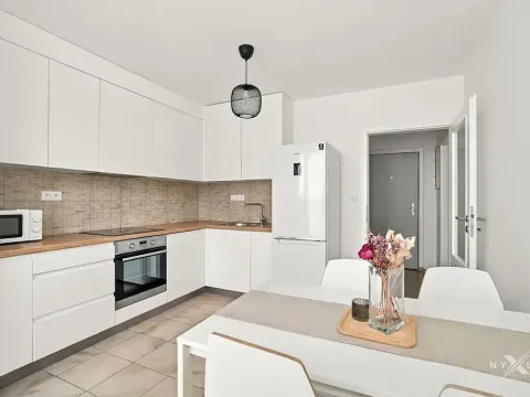 Pronájem bytu 2+1, Praha - Vršovice, Petrohradská, 59 m2